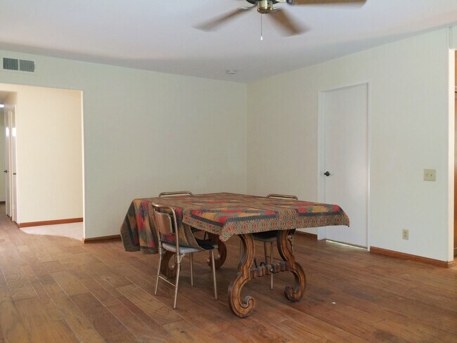 Building Photo - 27012 Cordero Ln