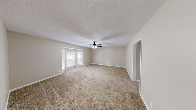 Building Photo - 1485 Nichols Dr
