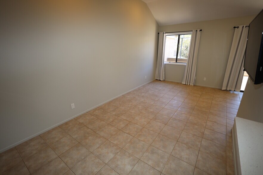 Building Photo - 28092 Mariposa
