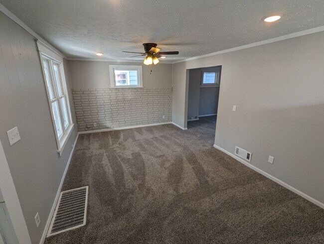 Building Photo - $599 Security Deposit Special
