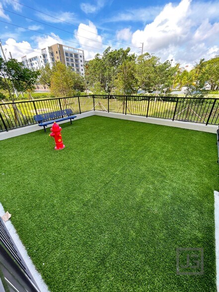 Dog Park - 326 NE 5th Ave