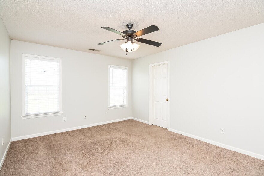Building Photo - 1851 Timber Way N