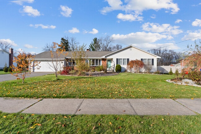 Primary Photo - 127 Two Rod Hwy