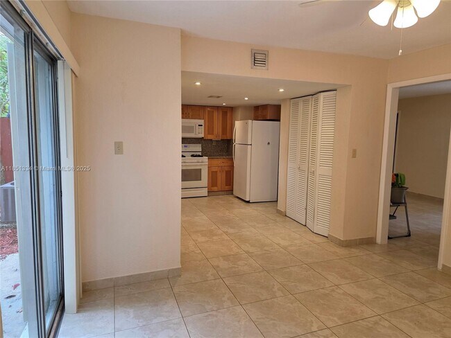 Building Photo - 6945 SW 111th Ct