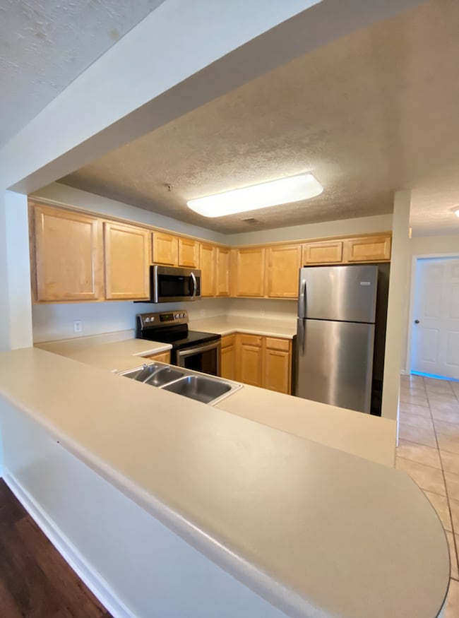 Building Photo - Available August 2026!