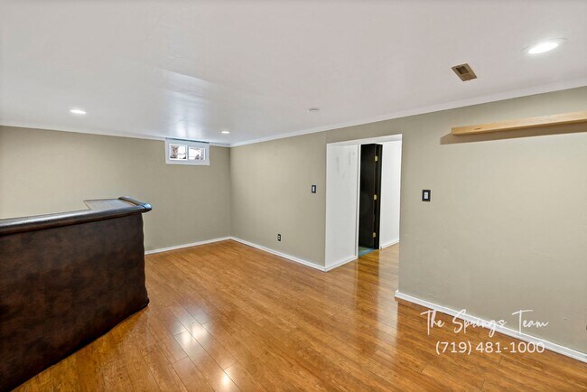 Building Photo - CUTE 3BD RANCHER WITH CHARACTER IN CENTRAL COLORADO SPRINGS - Security Deposit Waiver Available