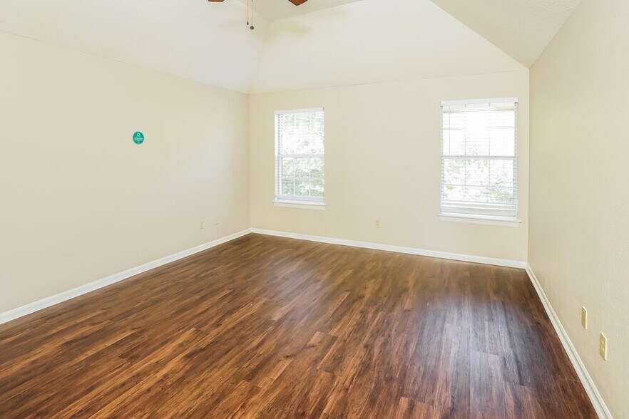 Building Photo - 120 Eagle Rock Ct