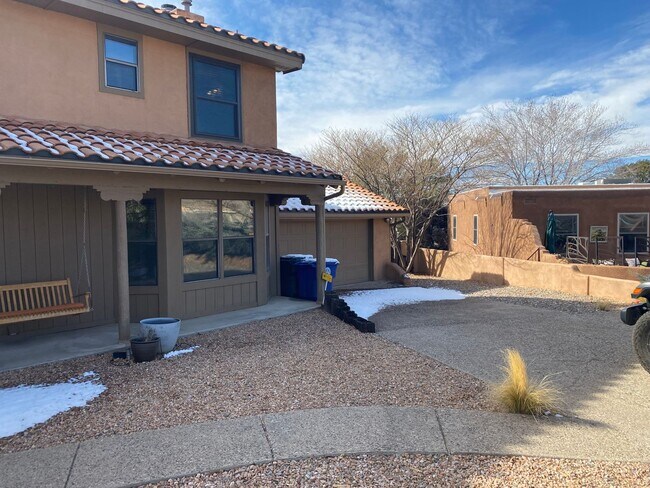 Building Photo - 2523 Claremont Ct NE