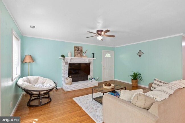 Building Photo - 303 Wilderness Dr
