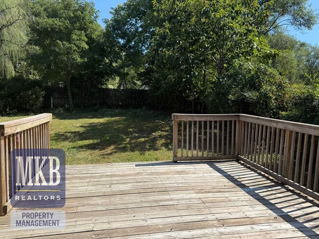 Building Photo - Beautiful Cape Cod with Greenway Access