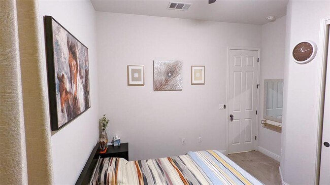 Building Photo - 6701 Serlio Dr