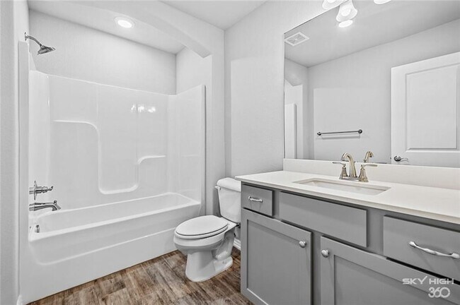 Building Photo - 4446 W Barhem Dr