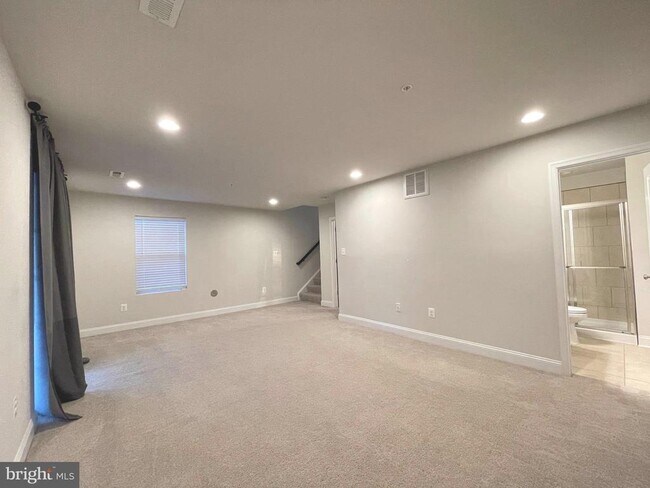 Building Photo - 3667 Duckhorn Way