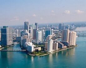 Building Photo - 540 Brickell Key Dr