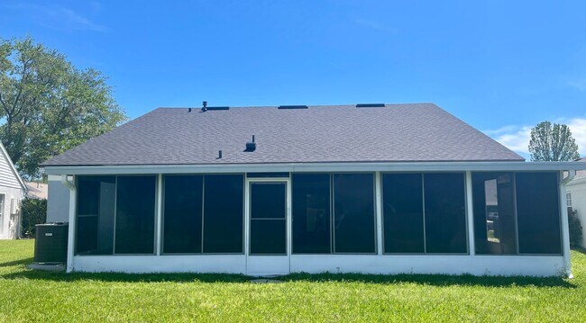 Building Photo - Ventura Luxury