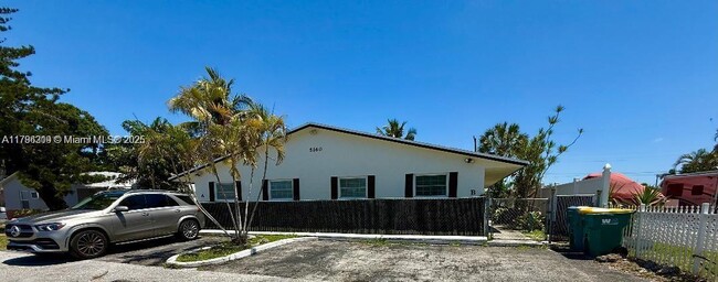 Building Photo - 5160 SW 26th Ave