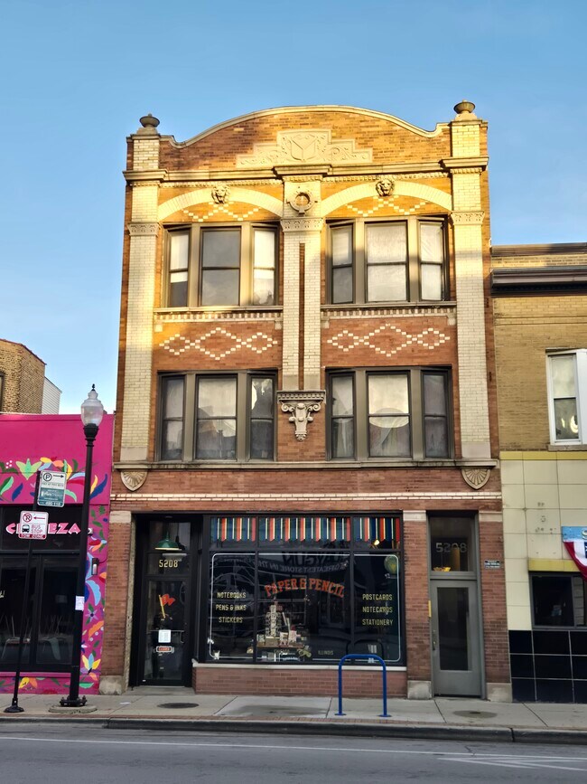 Building Photo - 5208 N Clark St