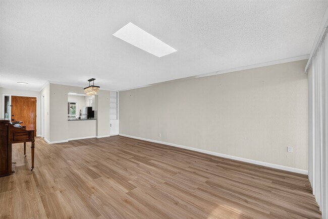 Building Photo - 6547 Bayou Glen Rd