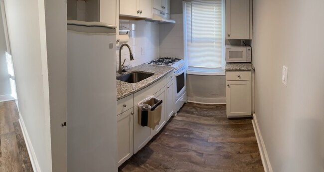 Fully upgraded Kitchen - 565 pennington ave