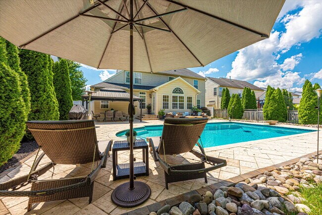 Building Photo - Beautiful 4-Bedroom Colonial in Walkersville