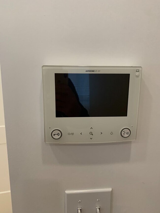 Building Photo - CHELSEA/BOSTON NEW LUXURY STUDIO- NO BROKER FEE! NO BROKER OR RENTAL FEES & FULLY FURNISHED!!