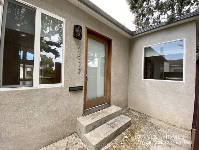 Building Photo - 2577 S Bundy Dr