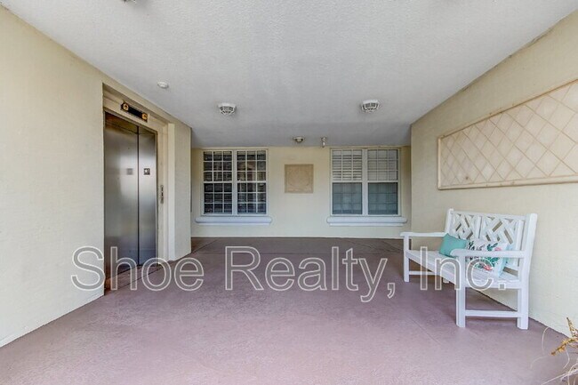 Building Photo - 425 N Ocean Grande Dr