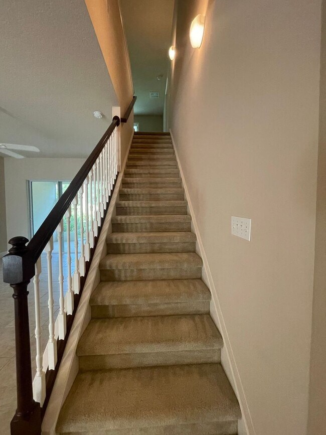 Building Photo - Beautiful 3 Bedroom 3 Bathroom home in Pla...