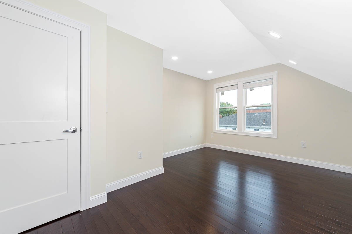 Building Photo - 77 Winchester St