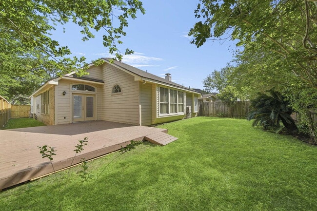 Building Photo - Peaceful Single-Story Home with Updated Flooring & Included Appliances