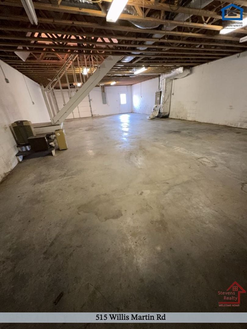 Building Photo - 515 Willis Martin Rd