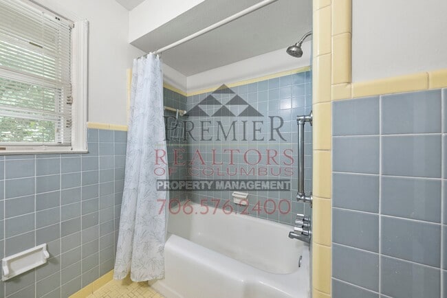 Building Photo - 4526 Sentry St