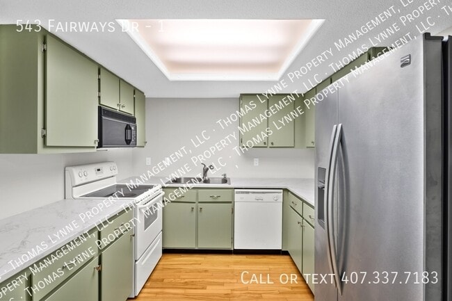 Building Photo - 543 Fairways Dr