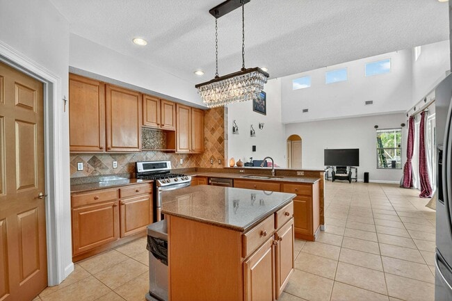 Building Photo - 3769 Victoria Rd