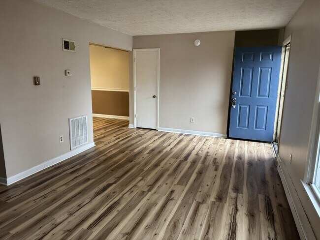 Building Photo - 179 Hedgewood Ct