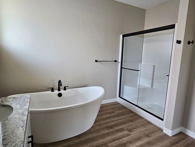 Building Photo - MOVE IN SPECIAL! Newly Built Home in Birch Bay Village!