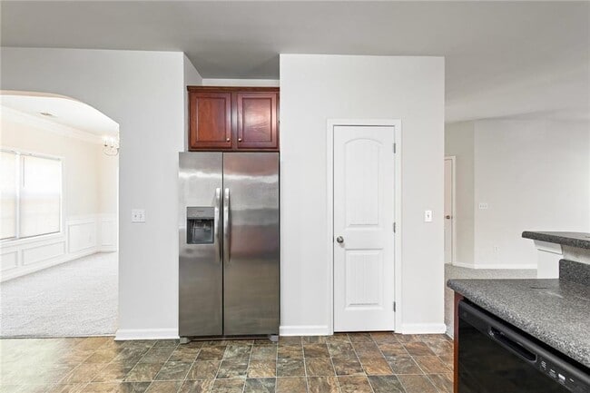 Building Photo - 34 Persian Ivy Way