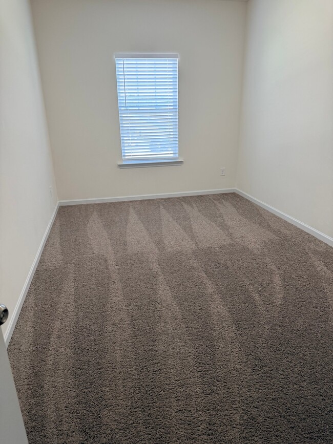 Building Photo - 115 Weston Way NW