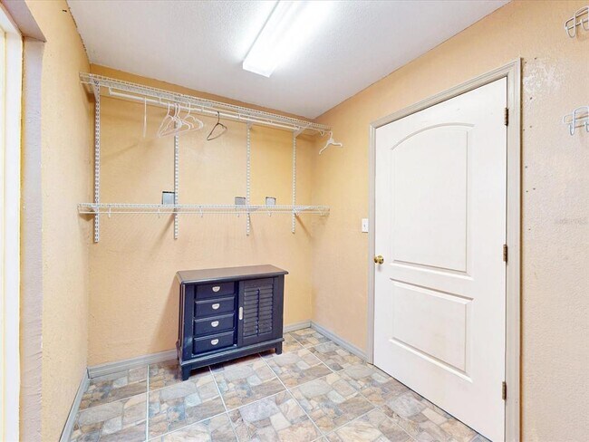 Building Photo - 2502 N Beaumont Ave