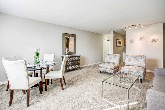 Primary Photo - 1233 E Prairie Brook Dr