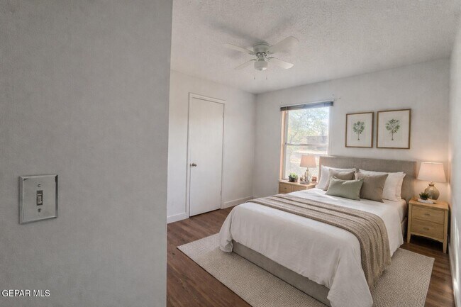 Building Photo - 320 Arboles Dr