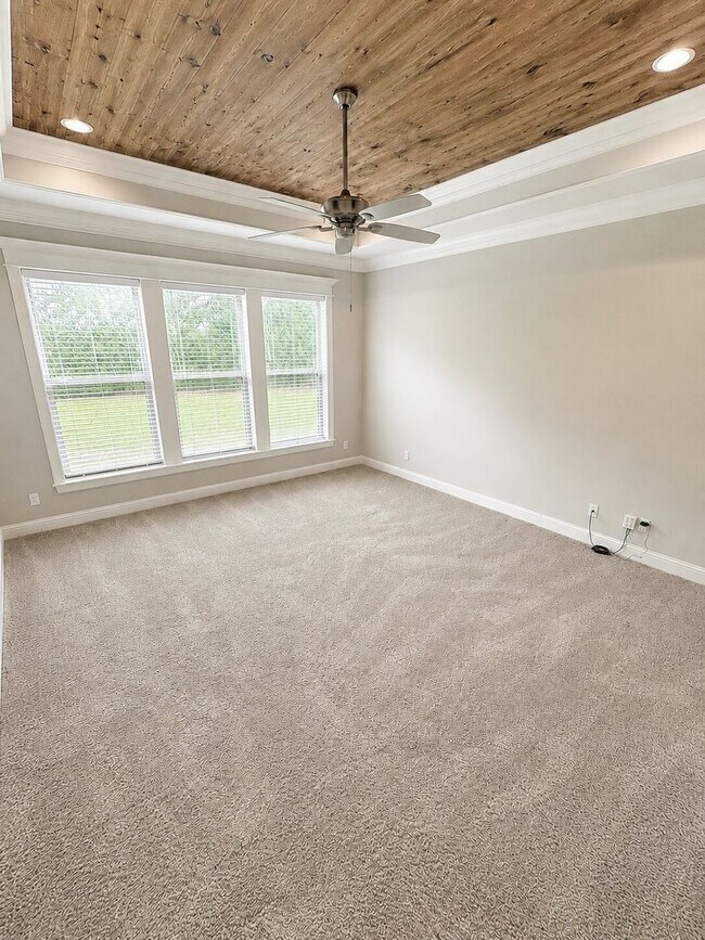 Building Photo - Forest Hills Subdivision!