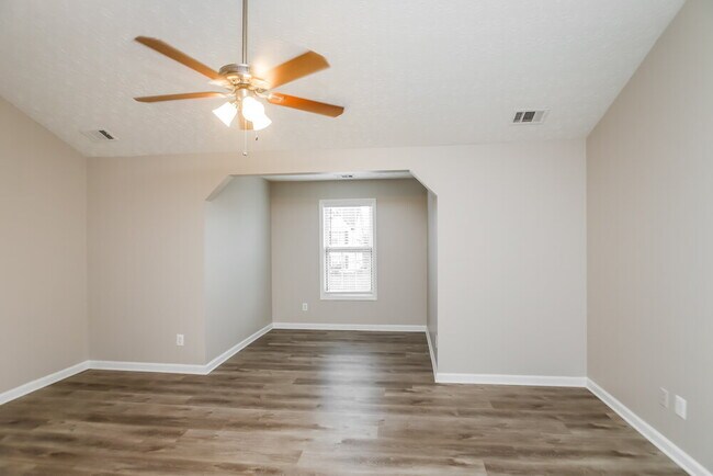 Building Photo - 2662 Rainbow Creek Dr