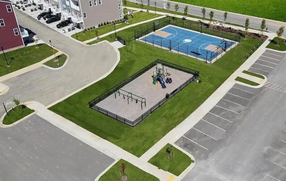 Building Photo - 9243 Magellan Pky