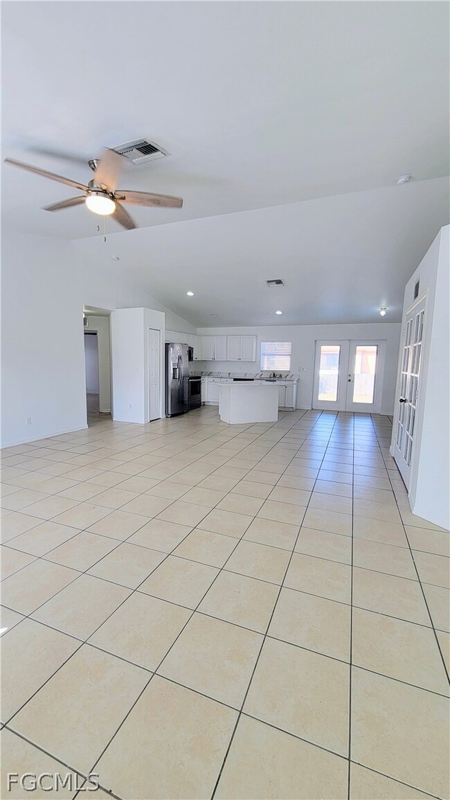 Building Photo - 718 Altair Ave