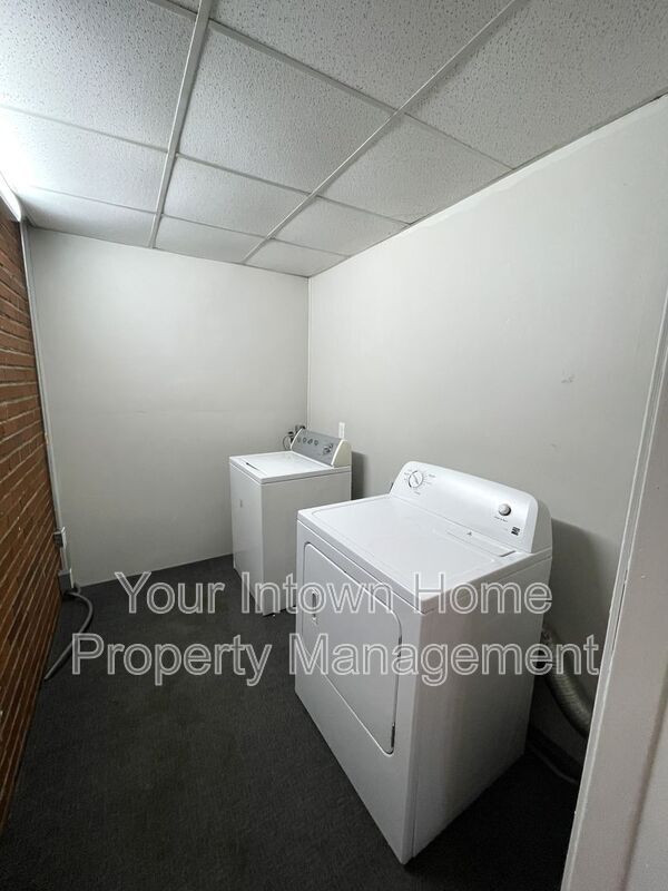 Building Photo - 430 Lynnhaven Dr SW