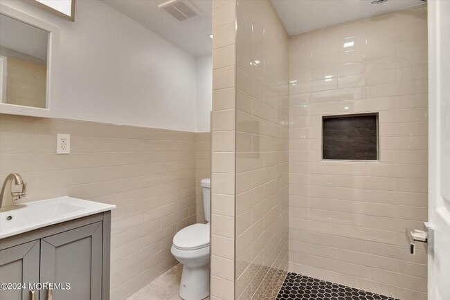 Building Photo - 5 Hilltop Ave