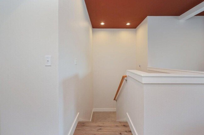 Building Photo - 508 Hideaway Ln