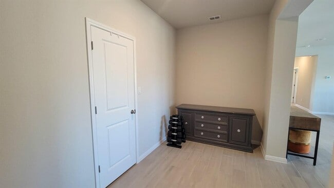 Building Photo - 363 Witchhazel Way