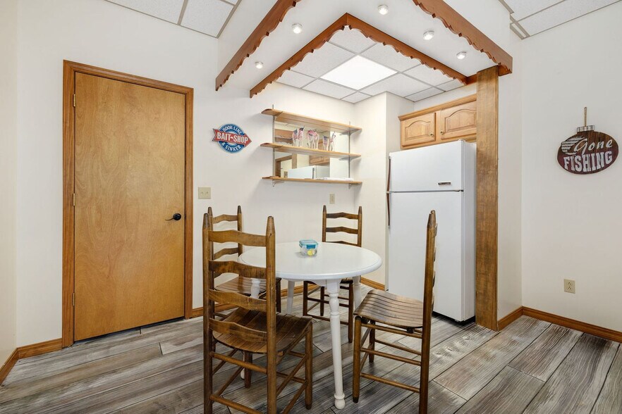 Building Photo - 814 County Rd 1524